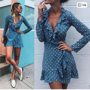 RÉALISATION PAR The Alexandra
Dress Dusty Blue Polka Dot Silk Wrap size medium